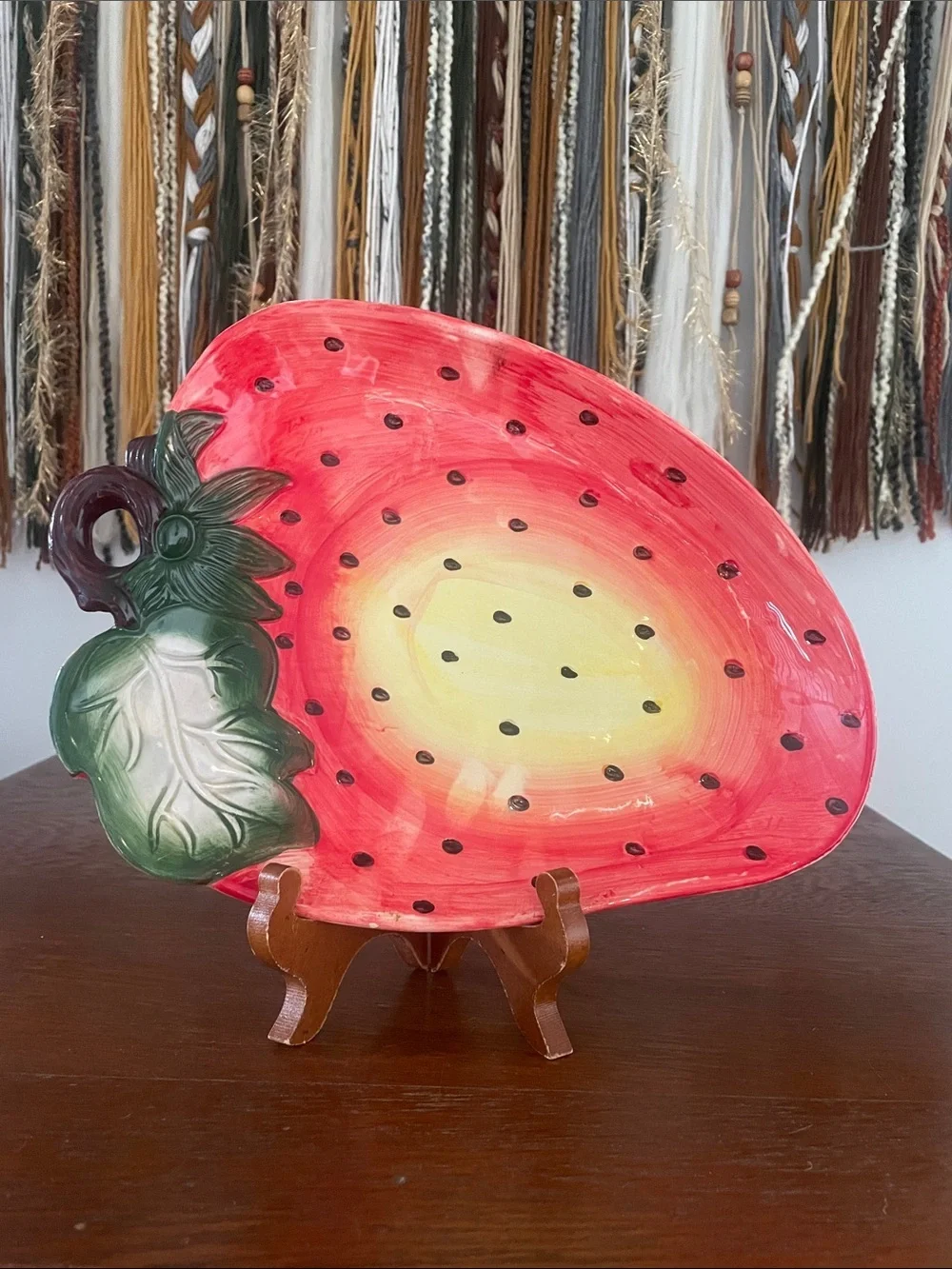 Strawberry shape serving plate